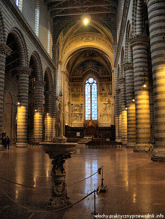 Wnętrze katedry Duomo w Orvieto
